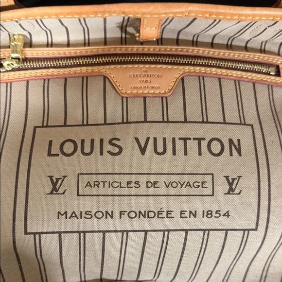 Louis Vuitton Brown Monogram Neverfull with Tan Accents - Picture 3 of 4